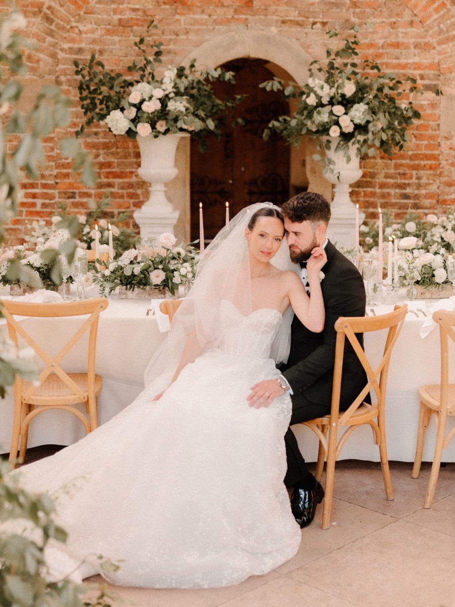 Understated luxe-inspired wedding in an english garden