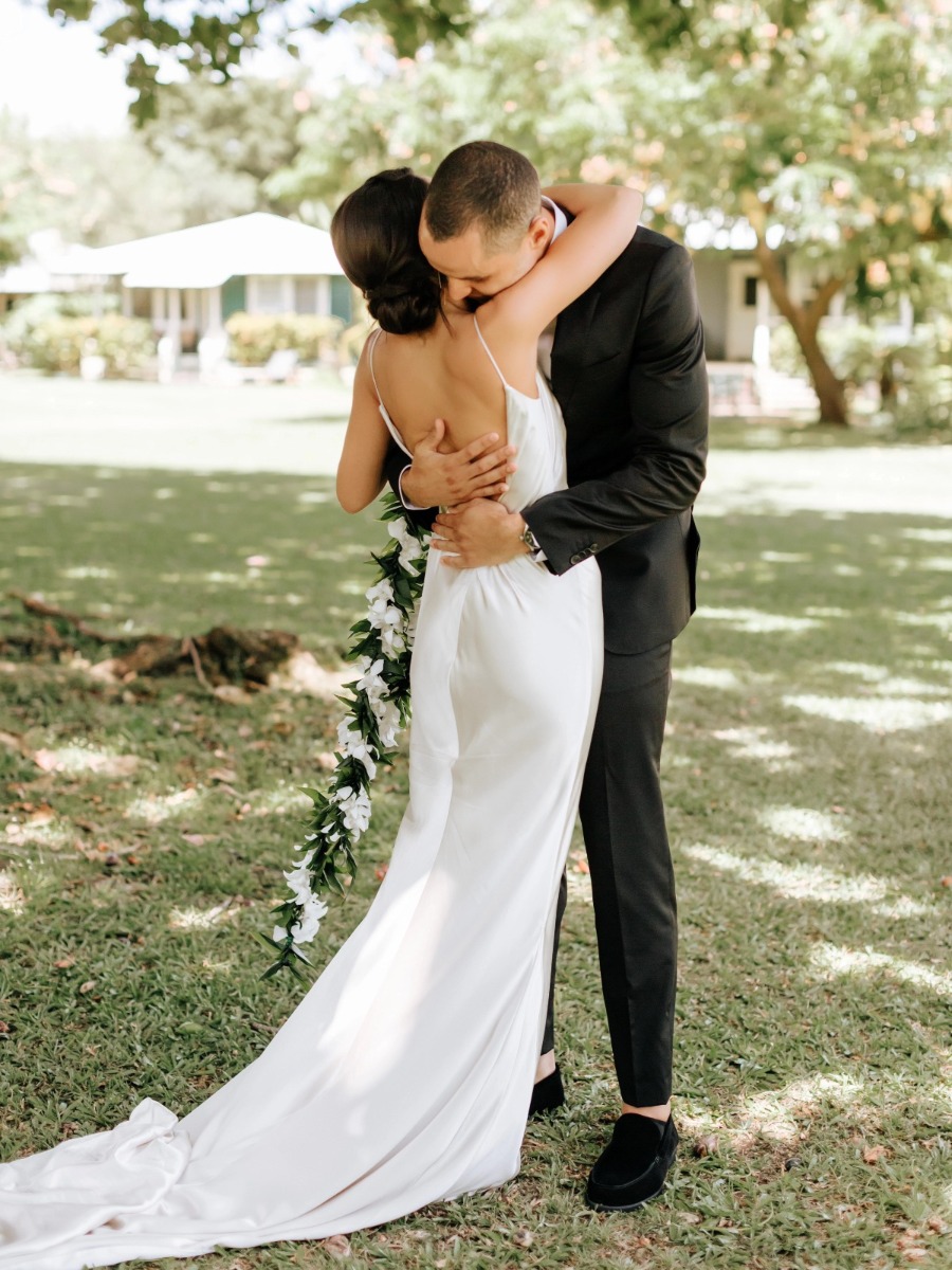 You'll Never Believe How Much Of This Luxe Hawaiian Wedding Was DIY