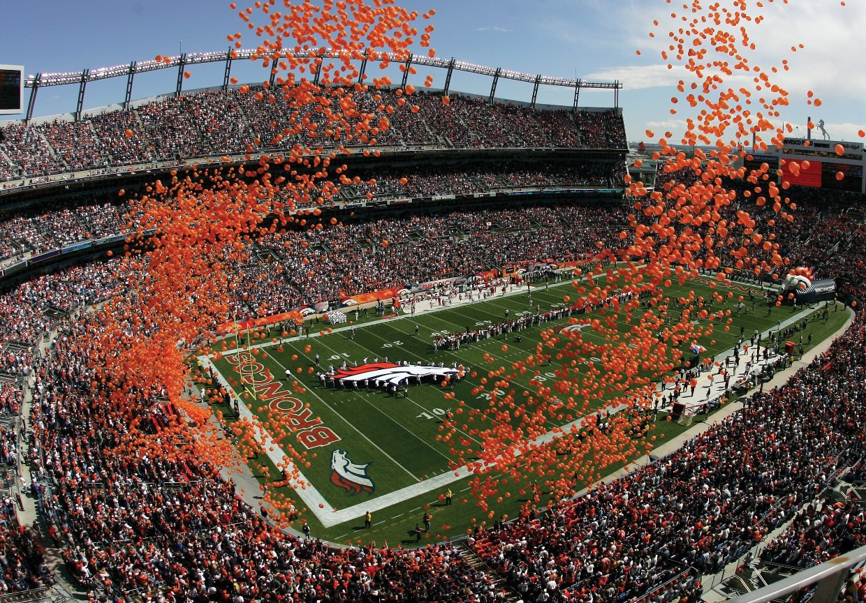 broncos game in denver stadium