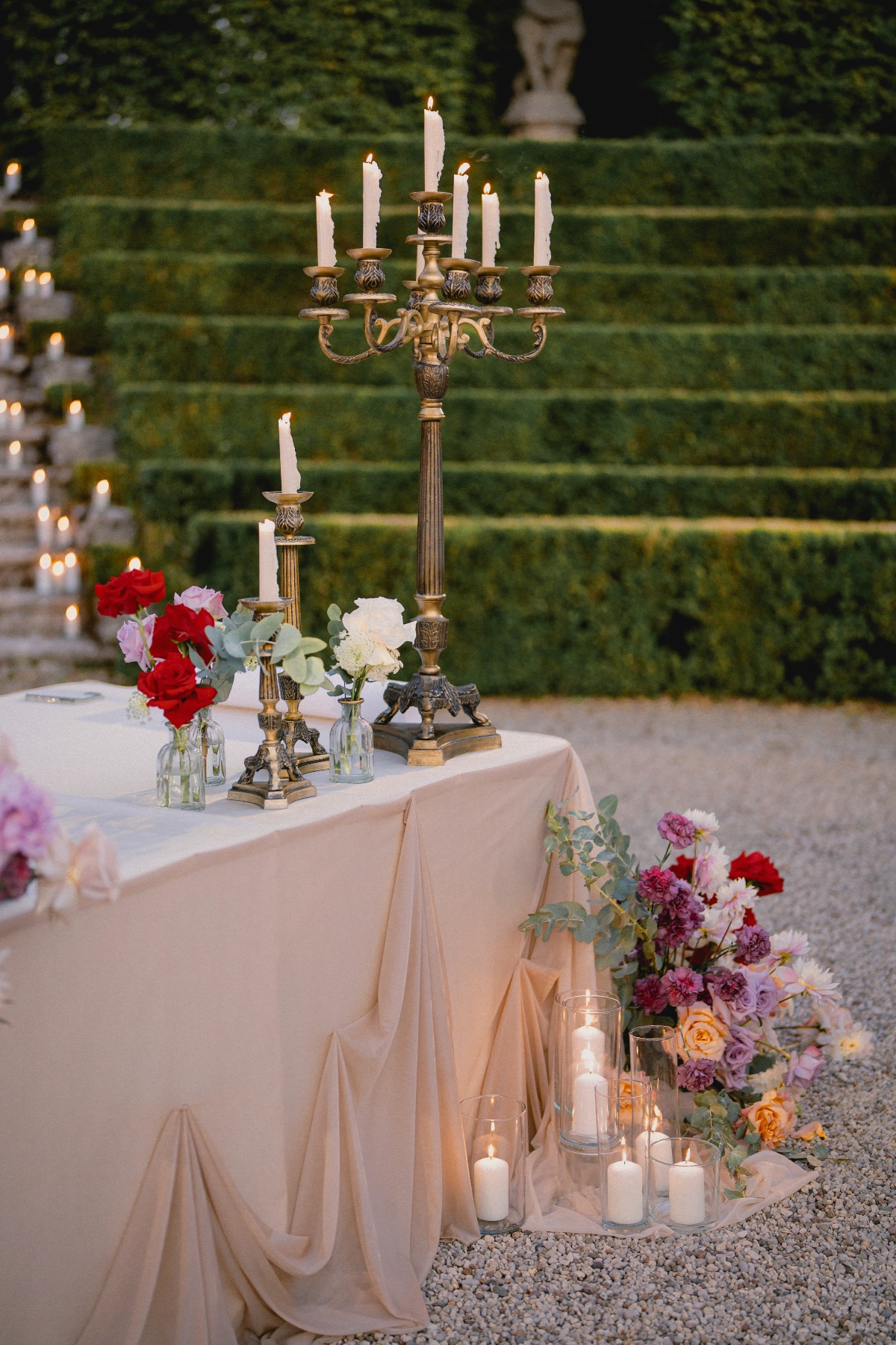 gold pastel and red wedding reception ideas