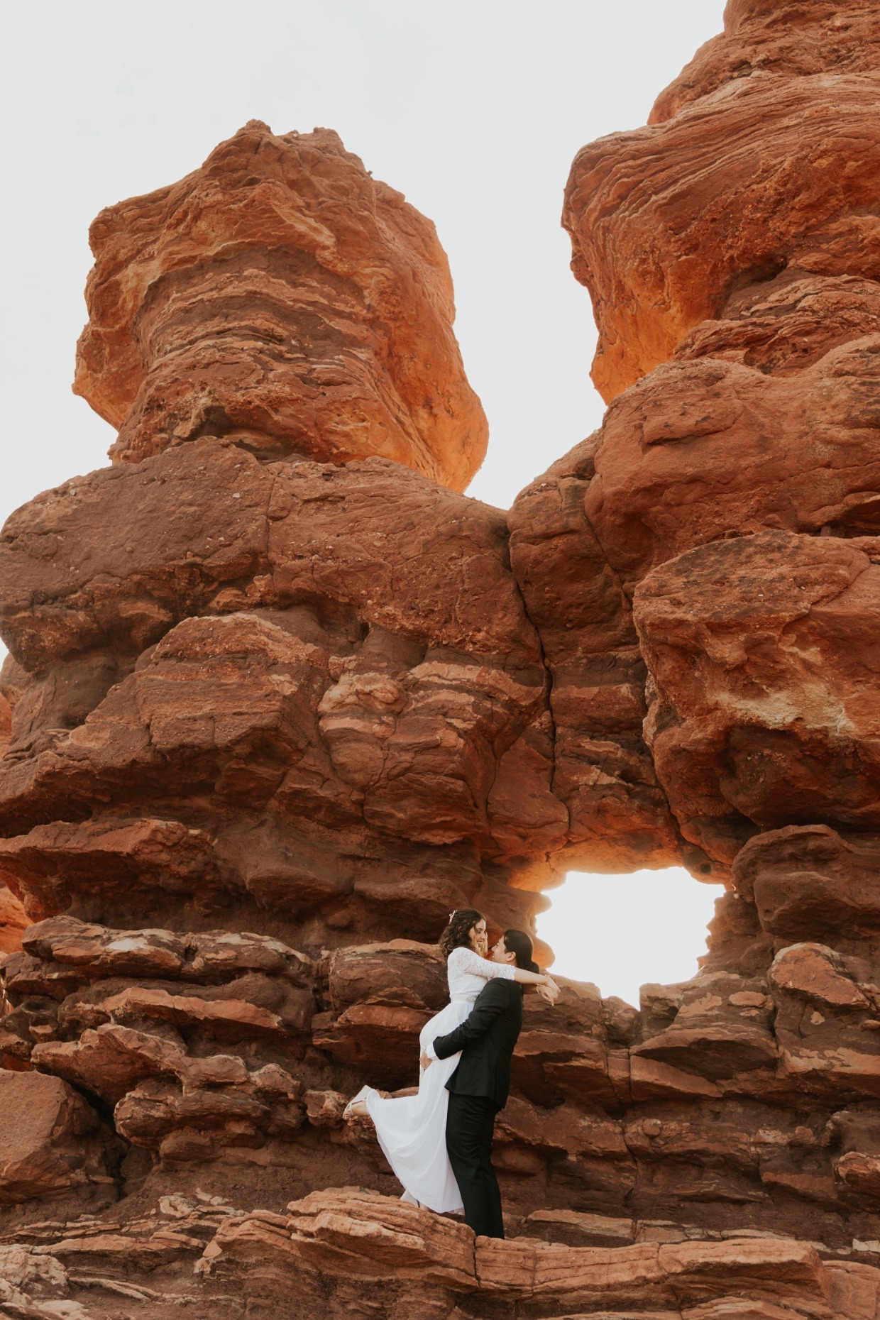 garden-of-gods-colorado-elopement-23.jpg