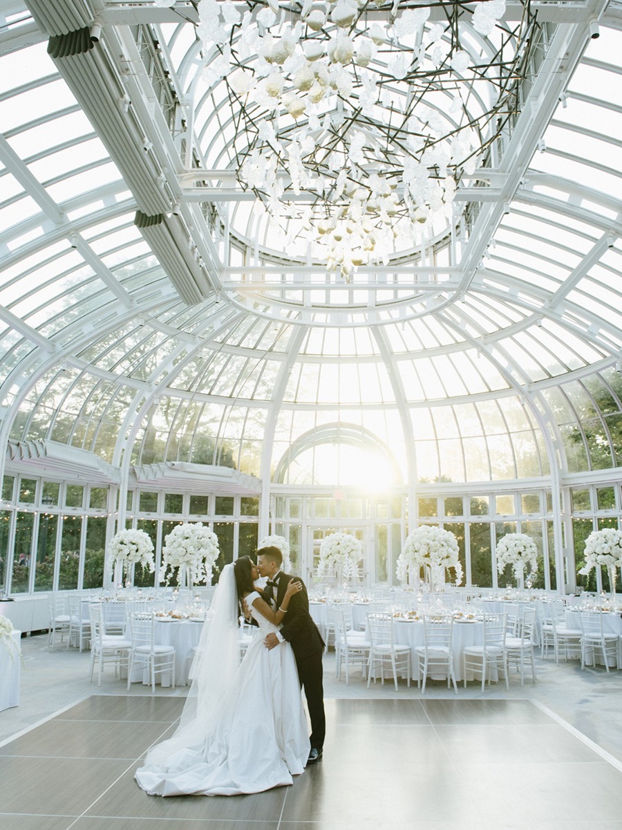 Give Your Garden Wedding A Bit Of New York Elegance