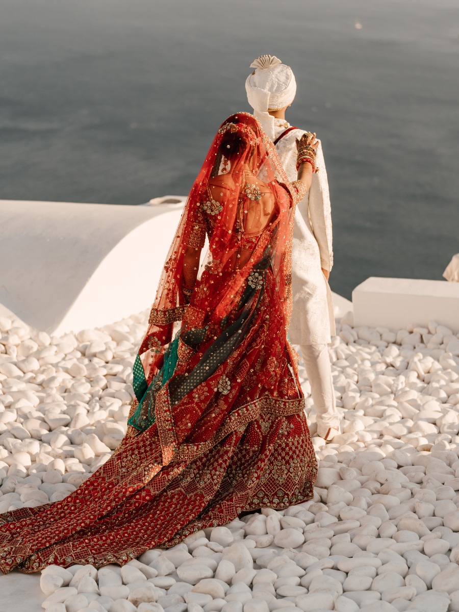 Jaw-Dropping Hindu Wedding In Santorini