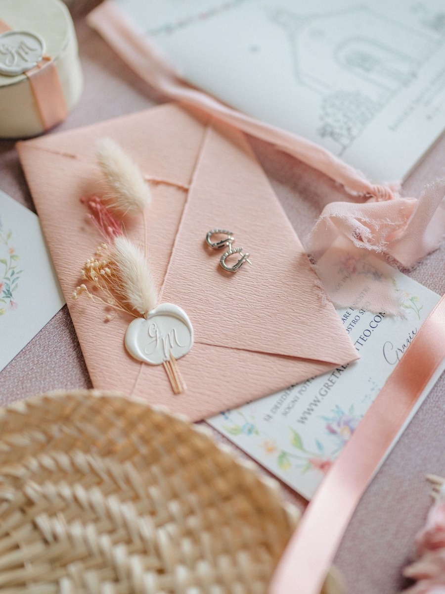 These wax seals have the Wedding Chicks seal of approval