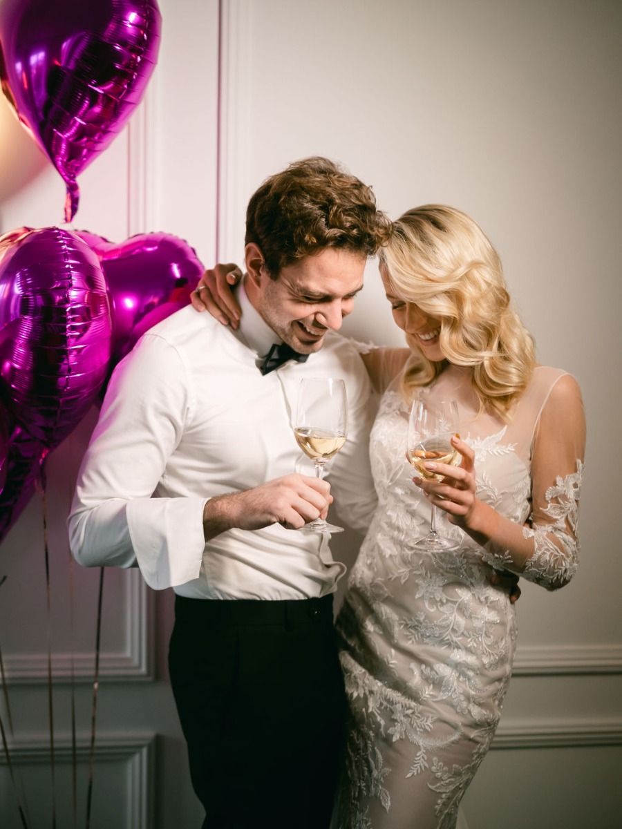 La vie en rose elopement full of chic, pink Valentine's accents