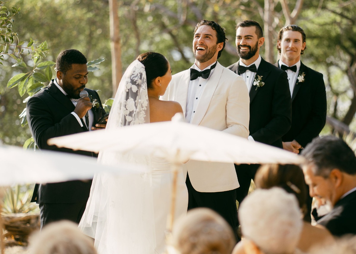 parasols for outdoor wedding ceremony 