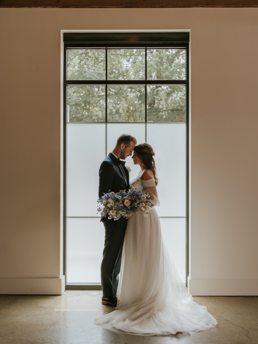 Iris-inspired Nashville wedding with a rustic-meets-industrial vibe