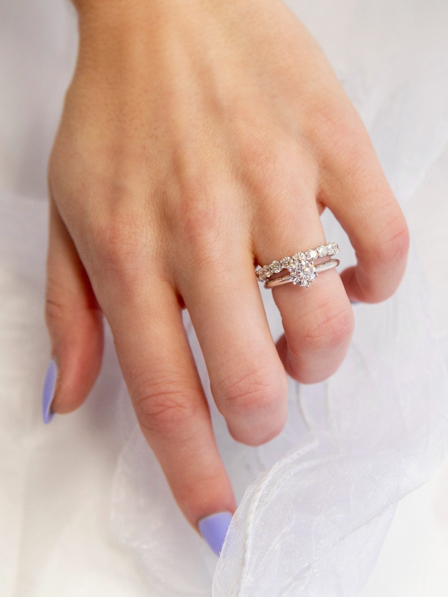 5 Of The Best Places To Find Engagement Rings For The 2023 Bride