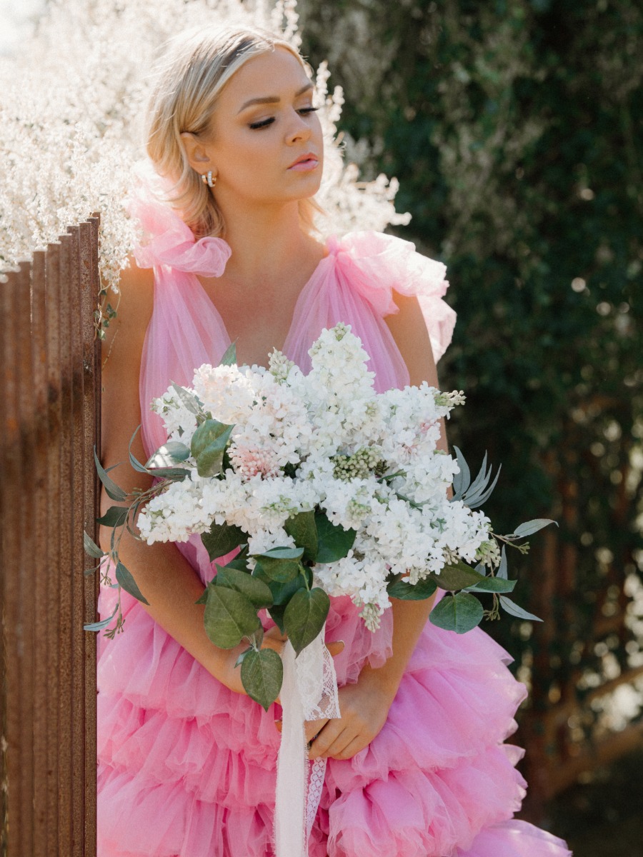 This Simple Bouquet DIY From Afloral Will Stun At Your Classic Wedding