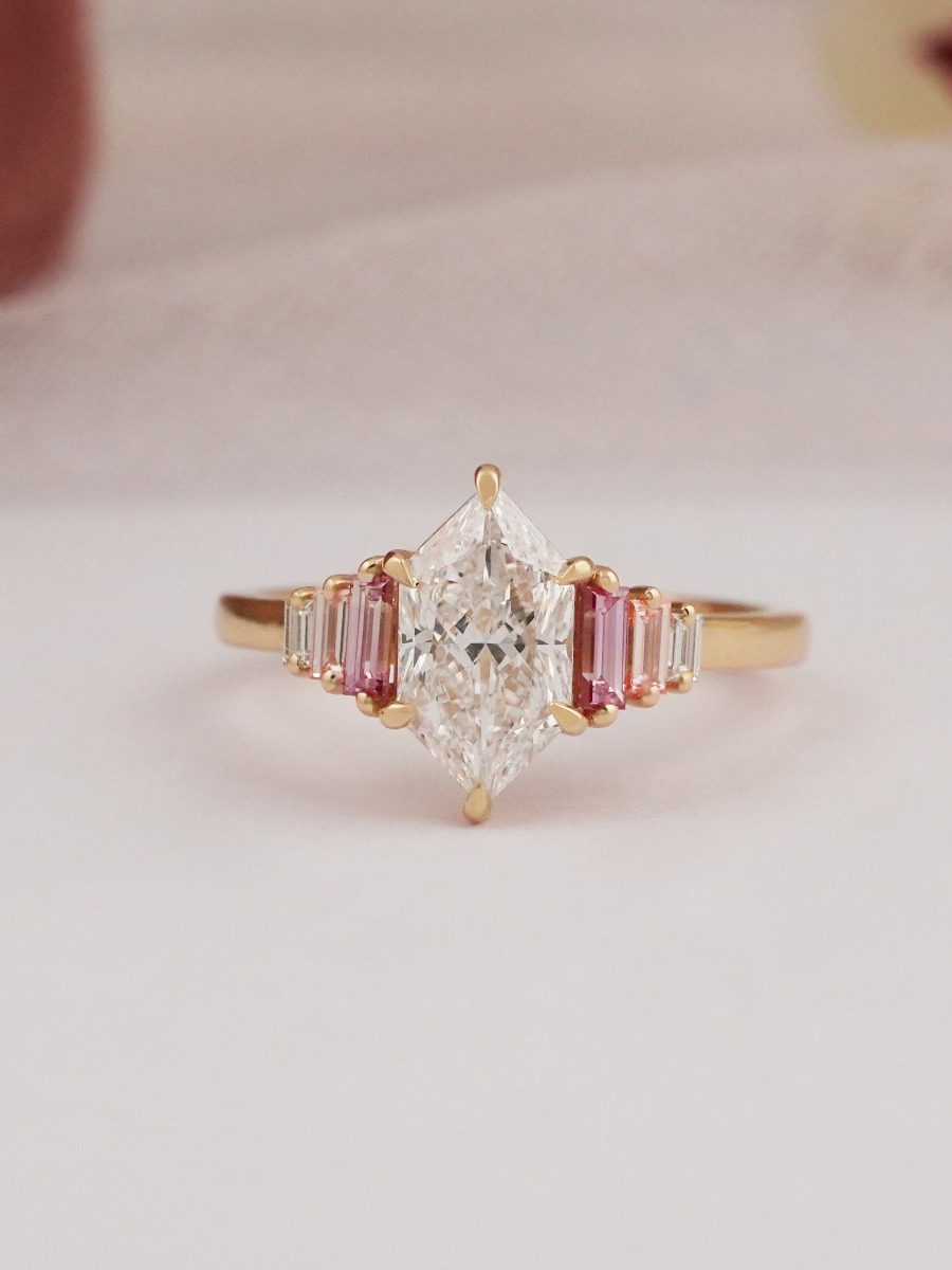 Modern Engagement Ring Trends: 2024