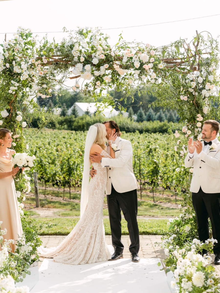 A Glamorous Vineyard Wedding in Niagara-on-the-Lake